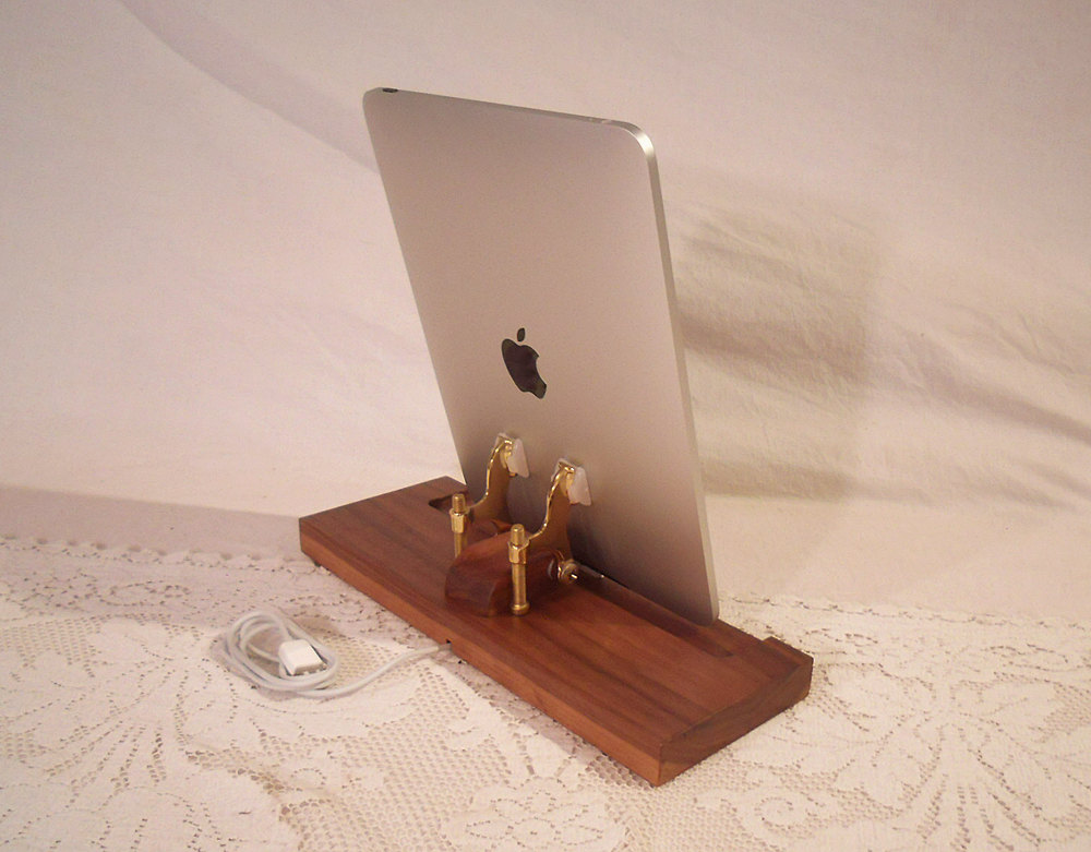 iPad - iPhone - iPod - Dock - Sync and Charging Station- Walnut - style V1 (Yes for the iPad ) iPad Dock IPhone4 Dock iPod