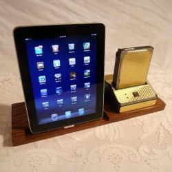 iPad - iPhone - iPod - Dock - Sync and Charging Station plus Hard Drive Bay- Oak - Style V1 Gold Engine Turned(Yes for the iPad )